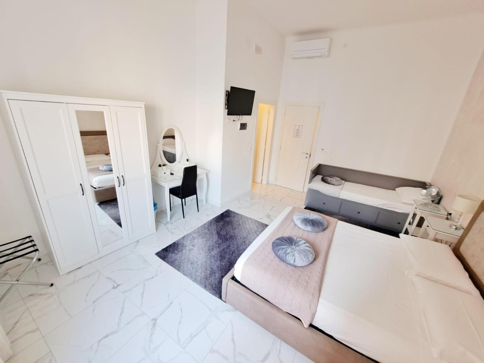 The Gallery Boutique Rooms Trieste Exteriör bild